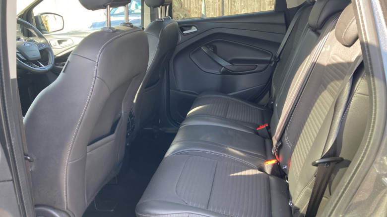 Ford Kuga 1.5 TDCi Titanium Edition 5dr 2WD Diesel Estate